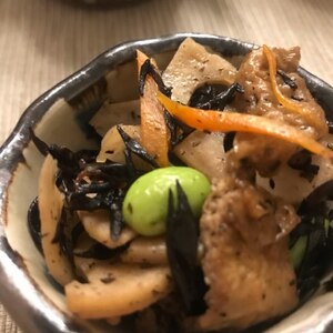 蓮根とひじきの煮物